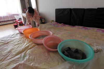 临澧楼上漏水，住户失联，小区没物管，业主维权难！律师来支招……